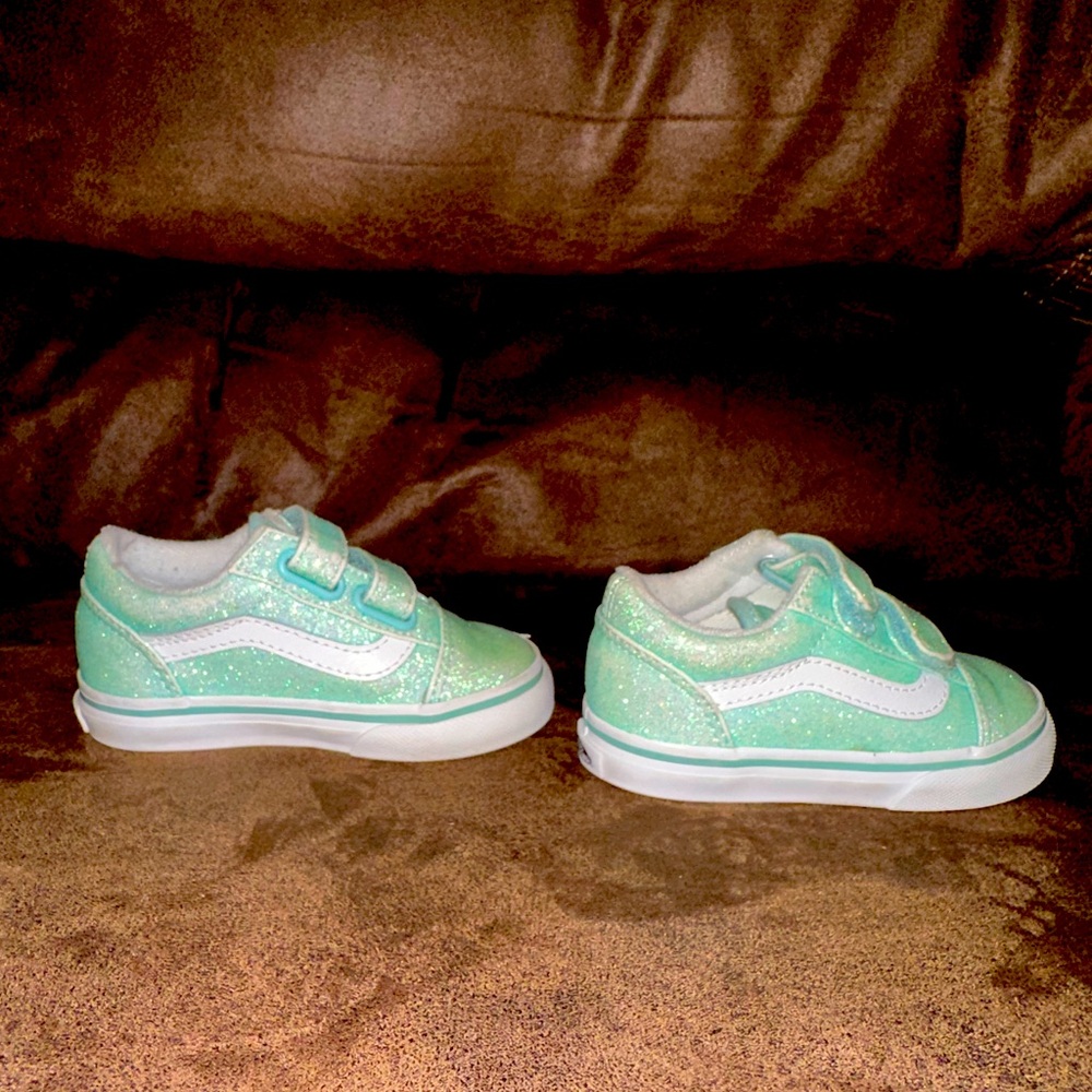 Baby girl, shoes 6c